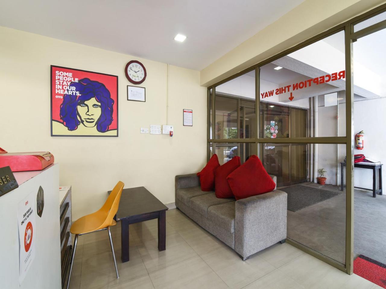Hôtel Oyo Flagship 324 Velachery Madipakkam à Chennai Extérieur photo